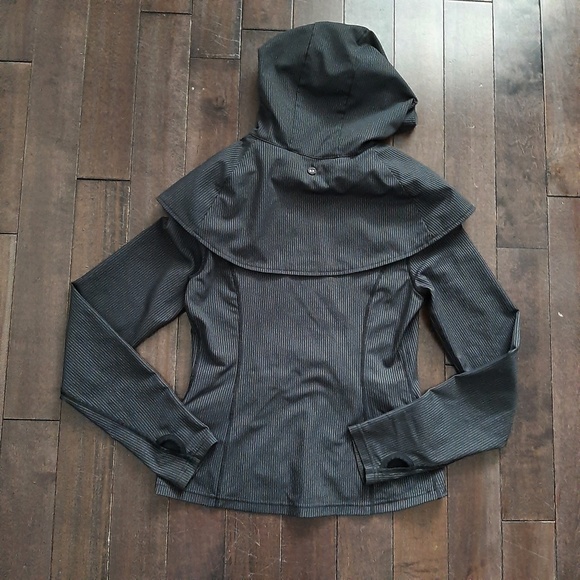 Lululemon Fitness Capelet Jacket Size 6 - Picture 4 of 5